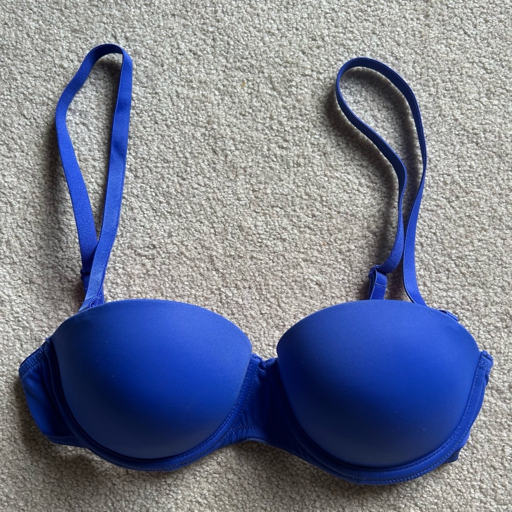 VS PINK Wear Everywhere push up bra, strapless & adjustable, royal blue 32C